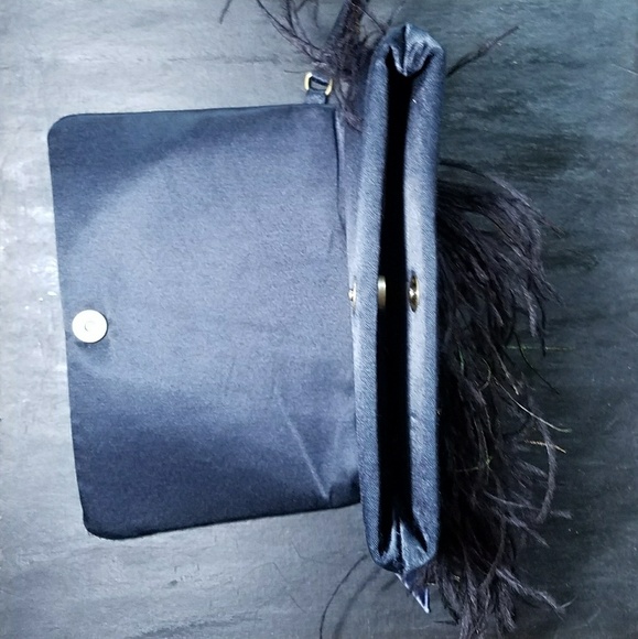 silence + noise - Feathered Wristlet - Picture 2 of 7